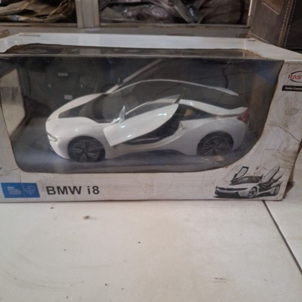 MOBIL R/C BMW i8 SKALA 1/14