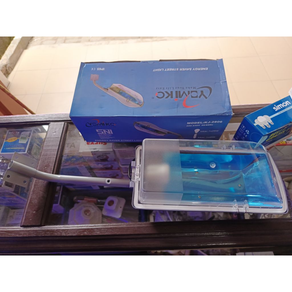 KAP LAMPU JALAN E27 YOMIKO