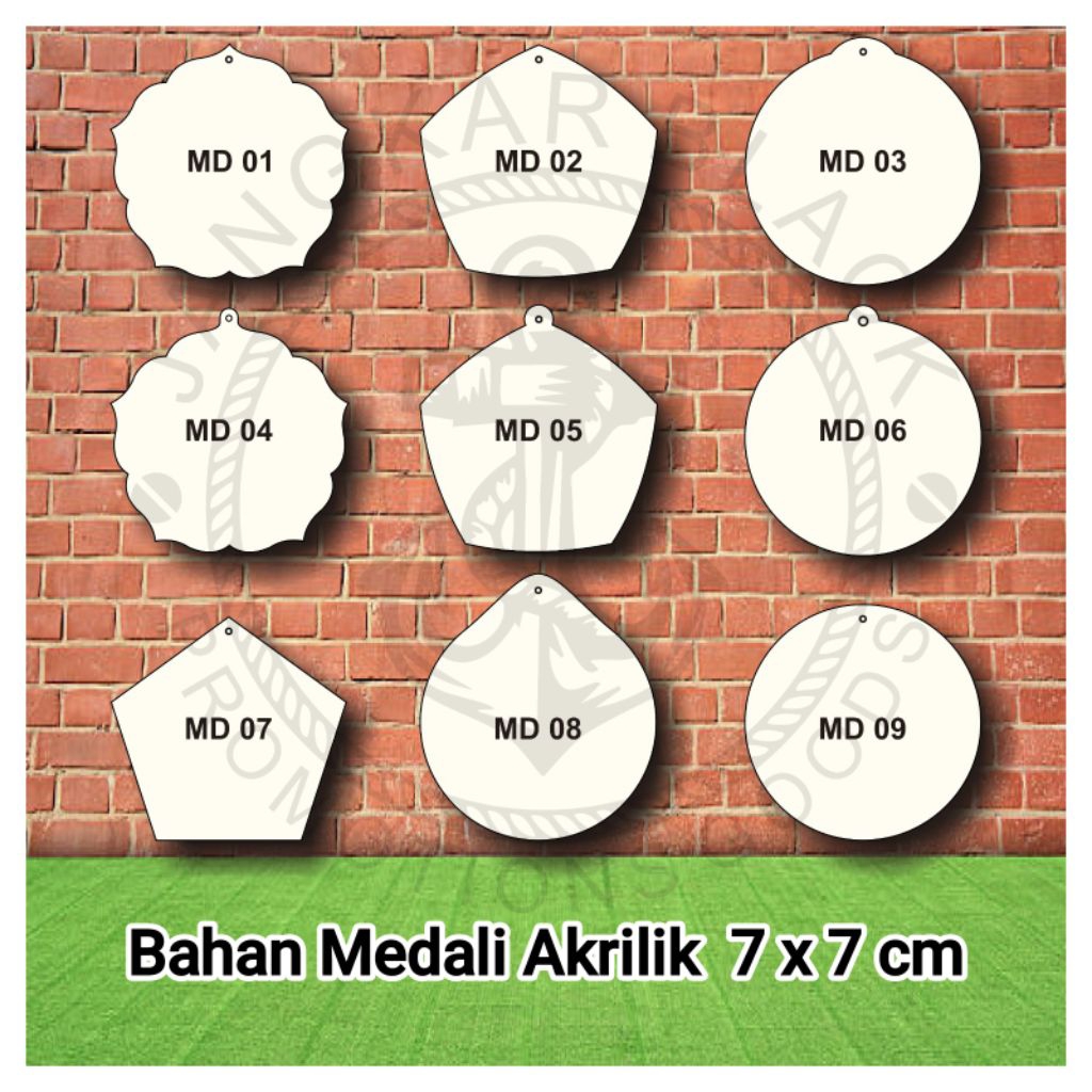 

BAHAN MEDALI AKRILIK WISUDA SEKOLAH 7x7CM TEBAL 2MM