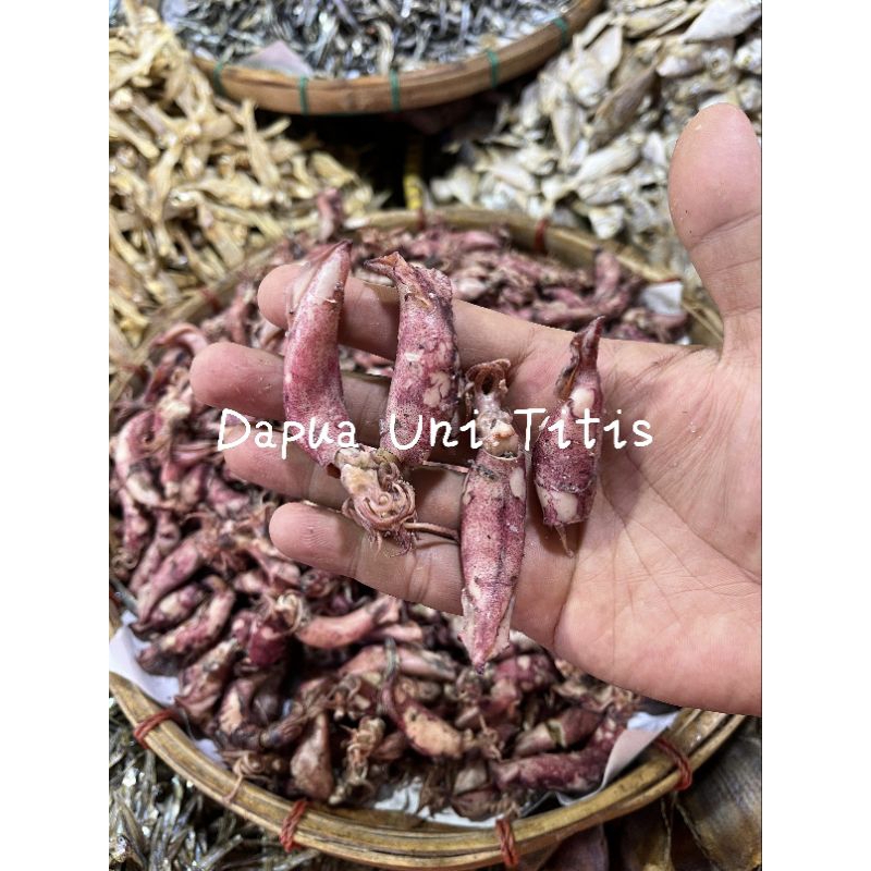 

Ikan Asin / Maco Cumi Asin Premium berat 250gr