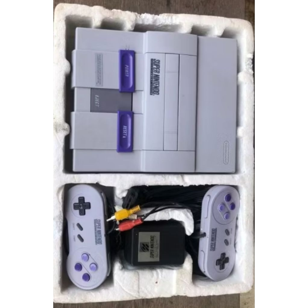 SUPER NINTENDO ENTERTAINMENT SYSTEM SNES