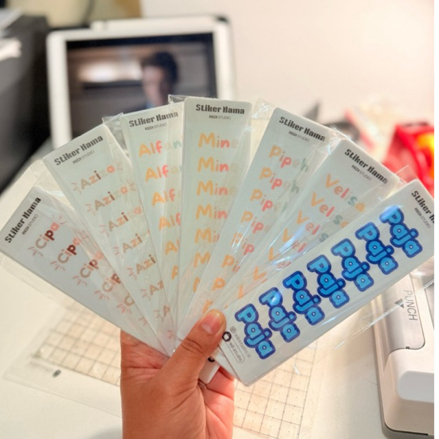 

[REDISTUDIO] LABEL STIKER NAMA ANAK STICKER NAMA ANTI AIR WATERPROOF CUSTOM