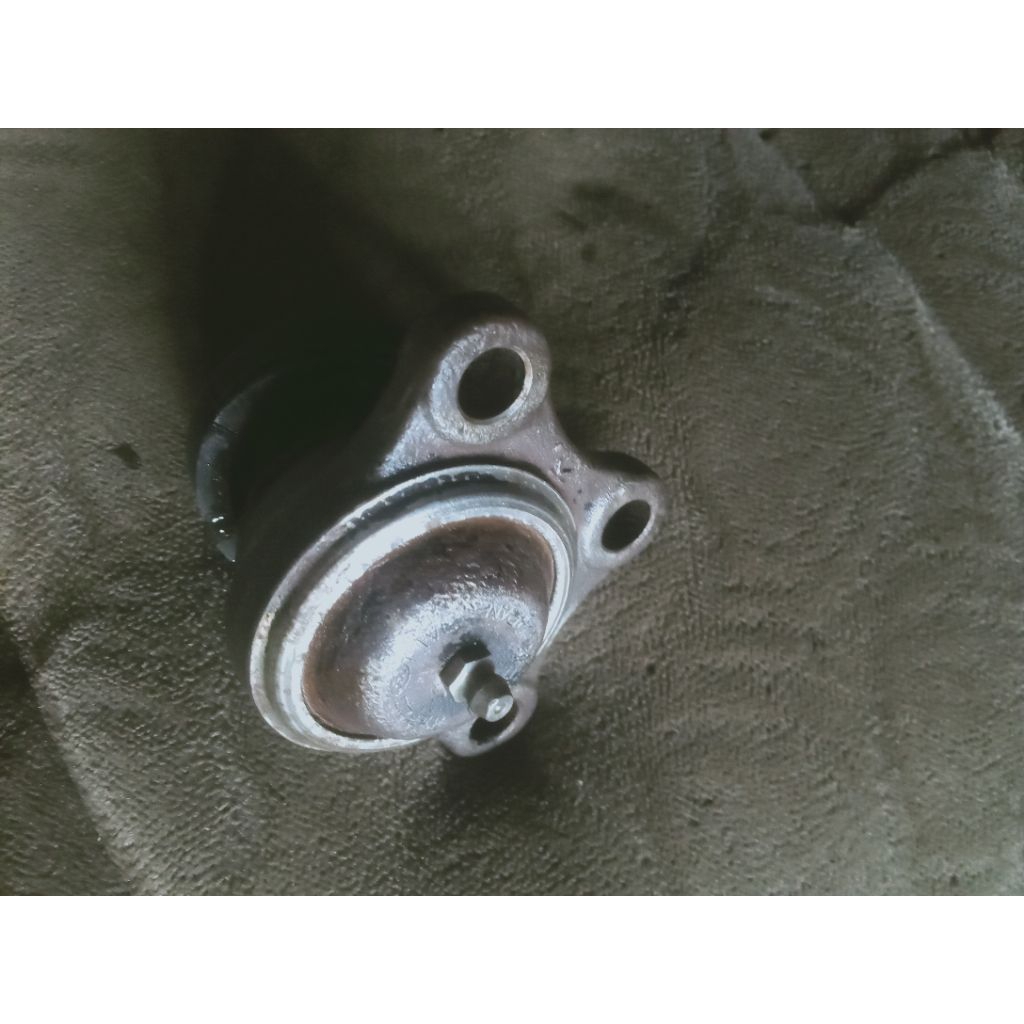 bal join atas Mitsubishi kuda  copotan second original