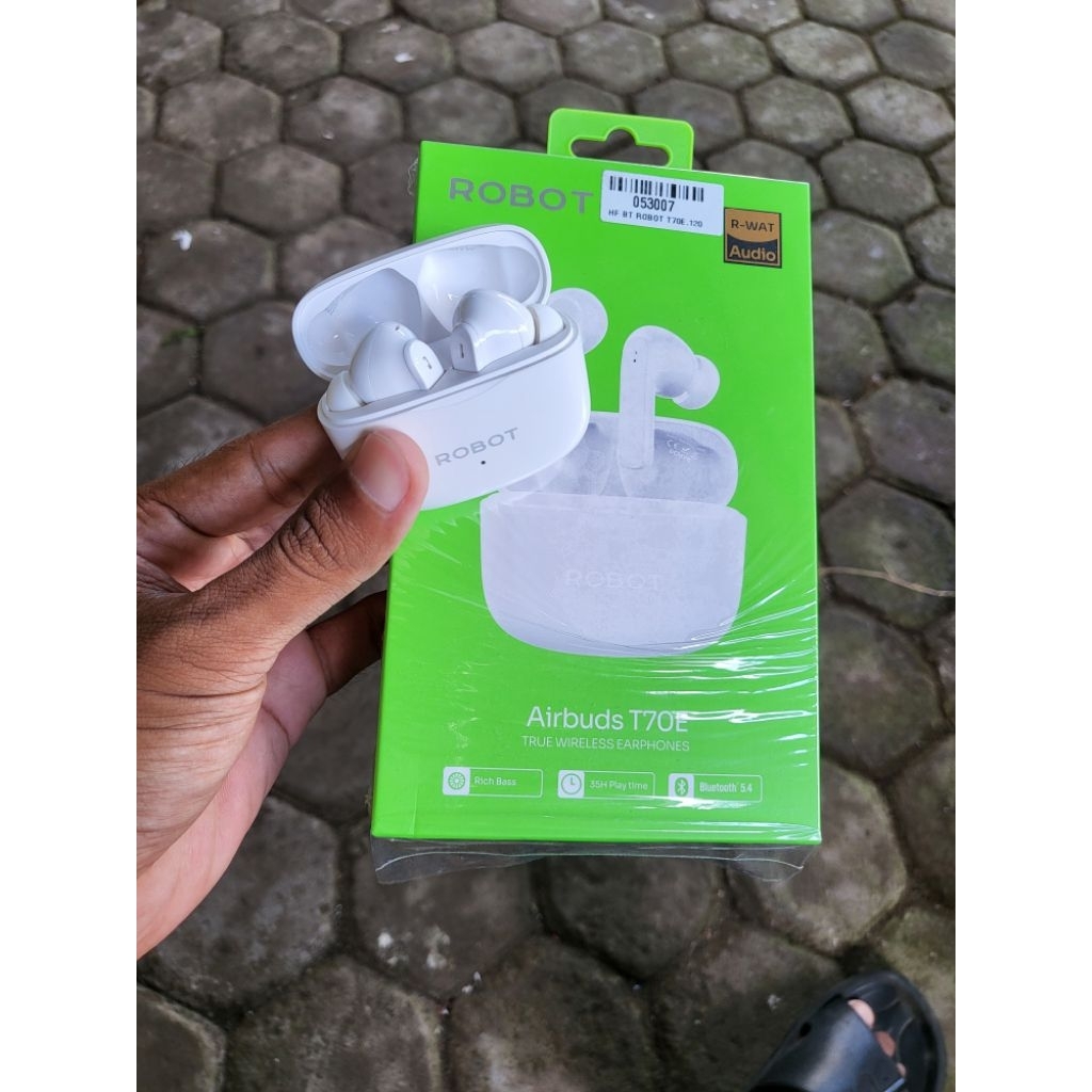 TWS BLUETOOT ROBBOT ORIGINAL SUPER BASS .