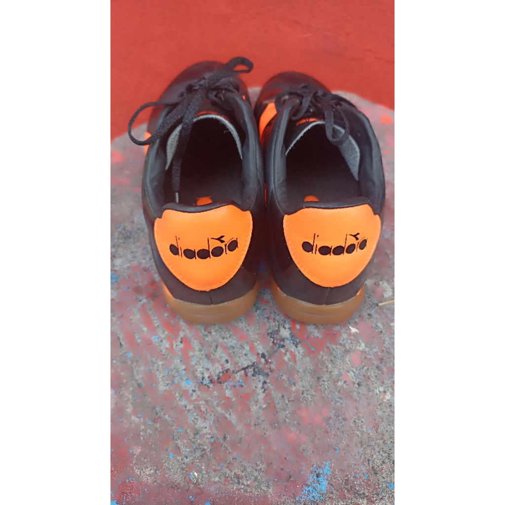 Sepatu futsal Diadora original bekas