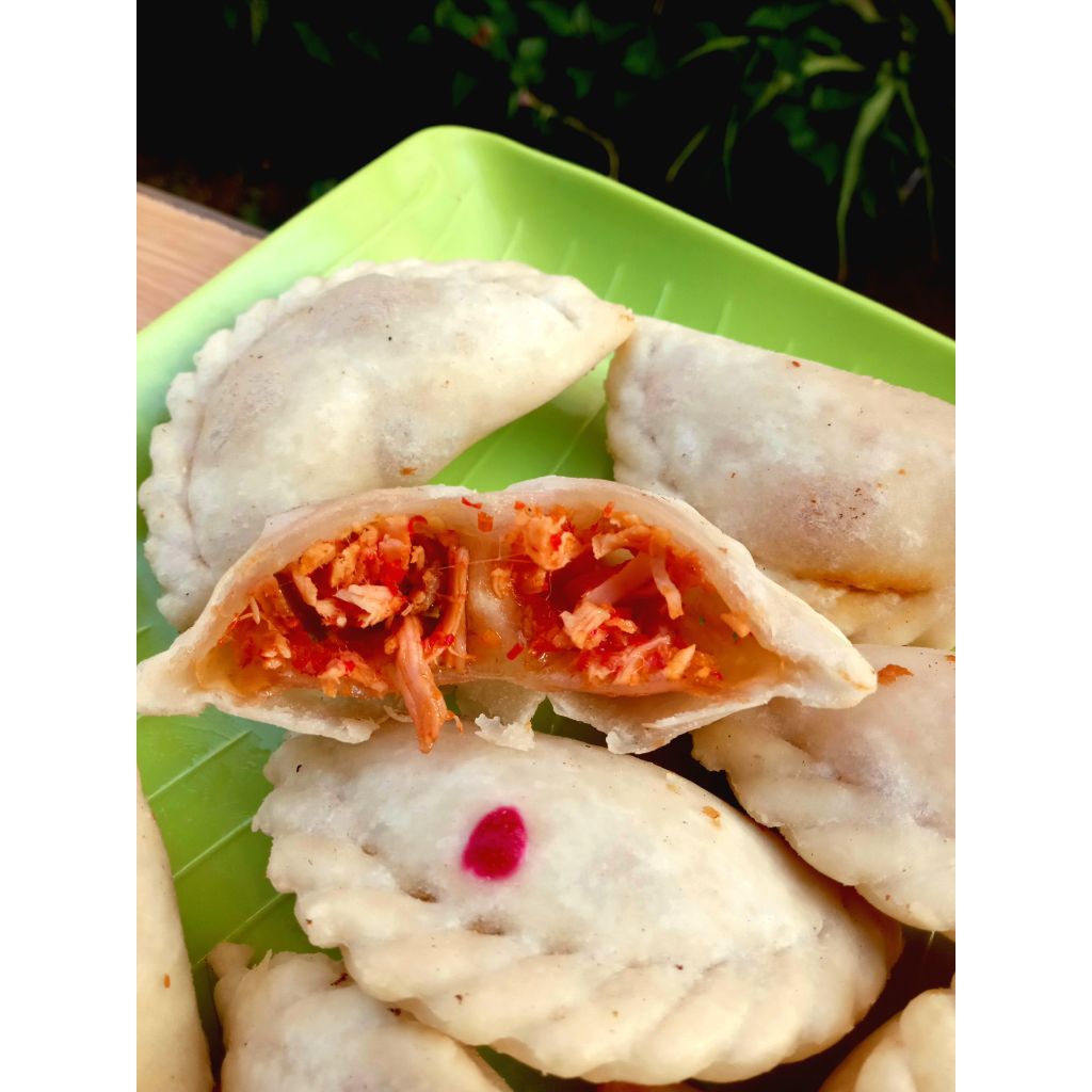 

cireng isi ayam suwir pedas isi 10