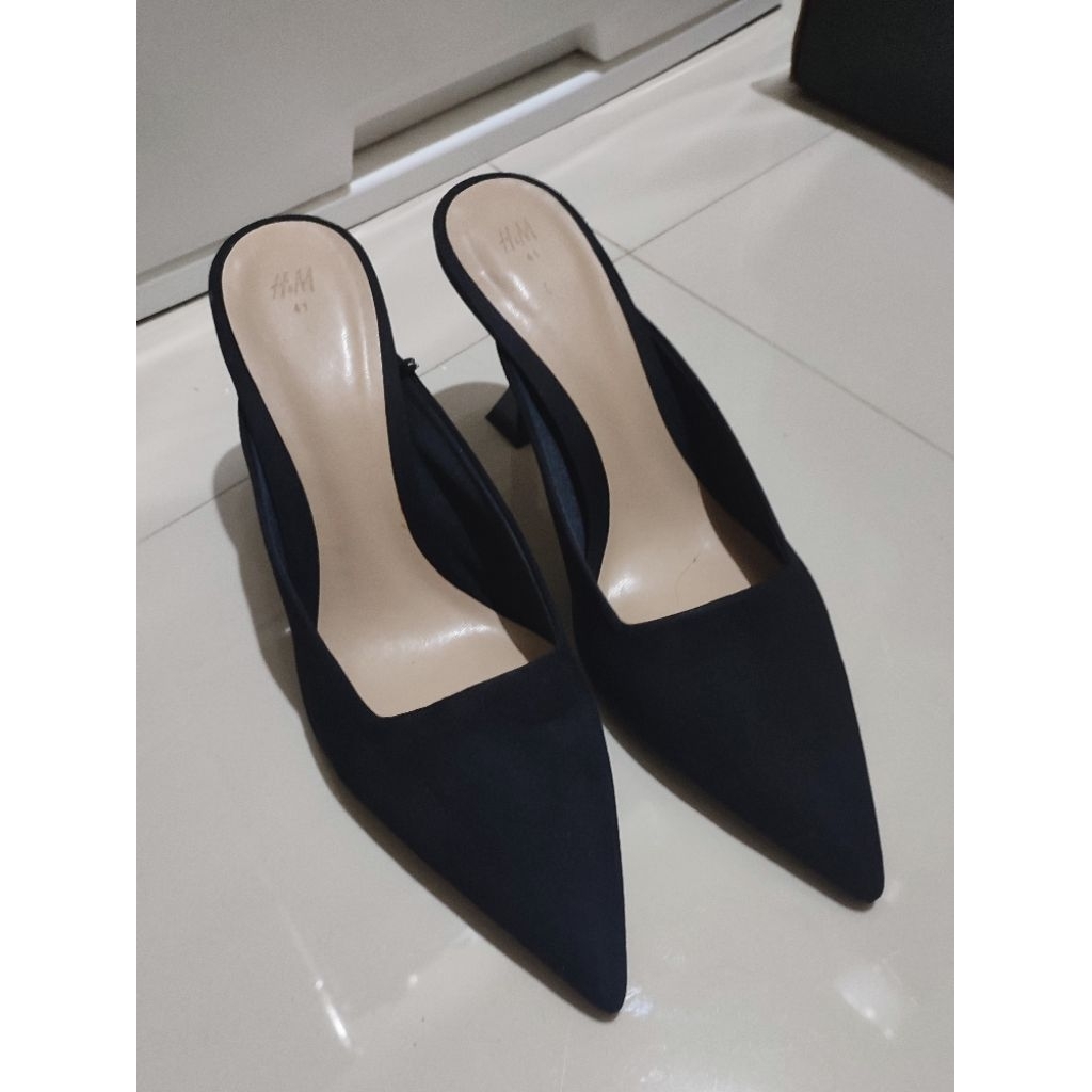 H&M Black Pump Heels Size 41 Preloved