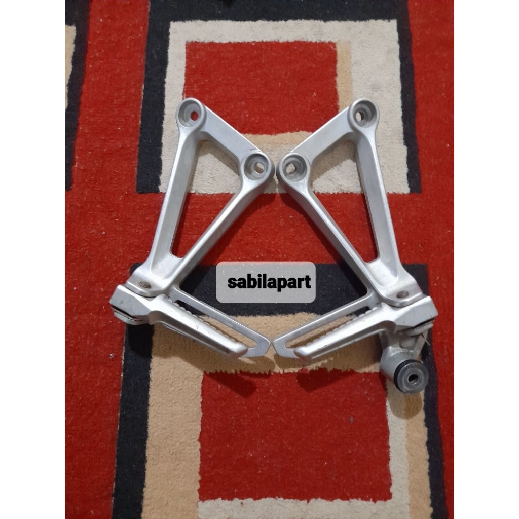 foot step postep belakang cbr k45 original copotan
