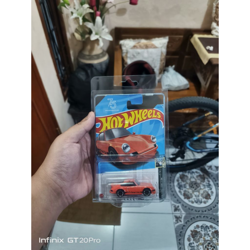 Hotwheels Porsche 911 Carrera RS 2.7