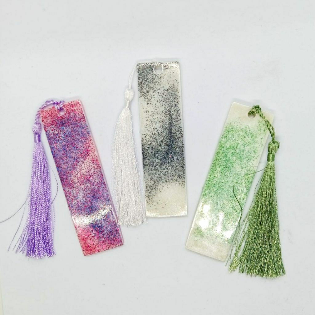 

Pembatas Buku Aesthetic Bookmark Resin