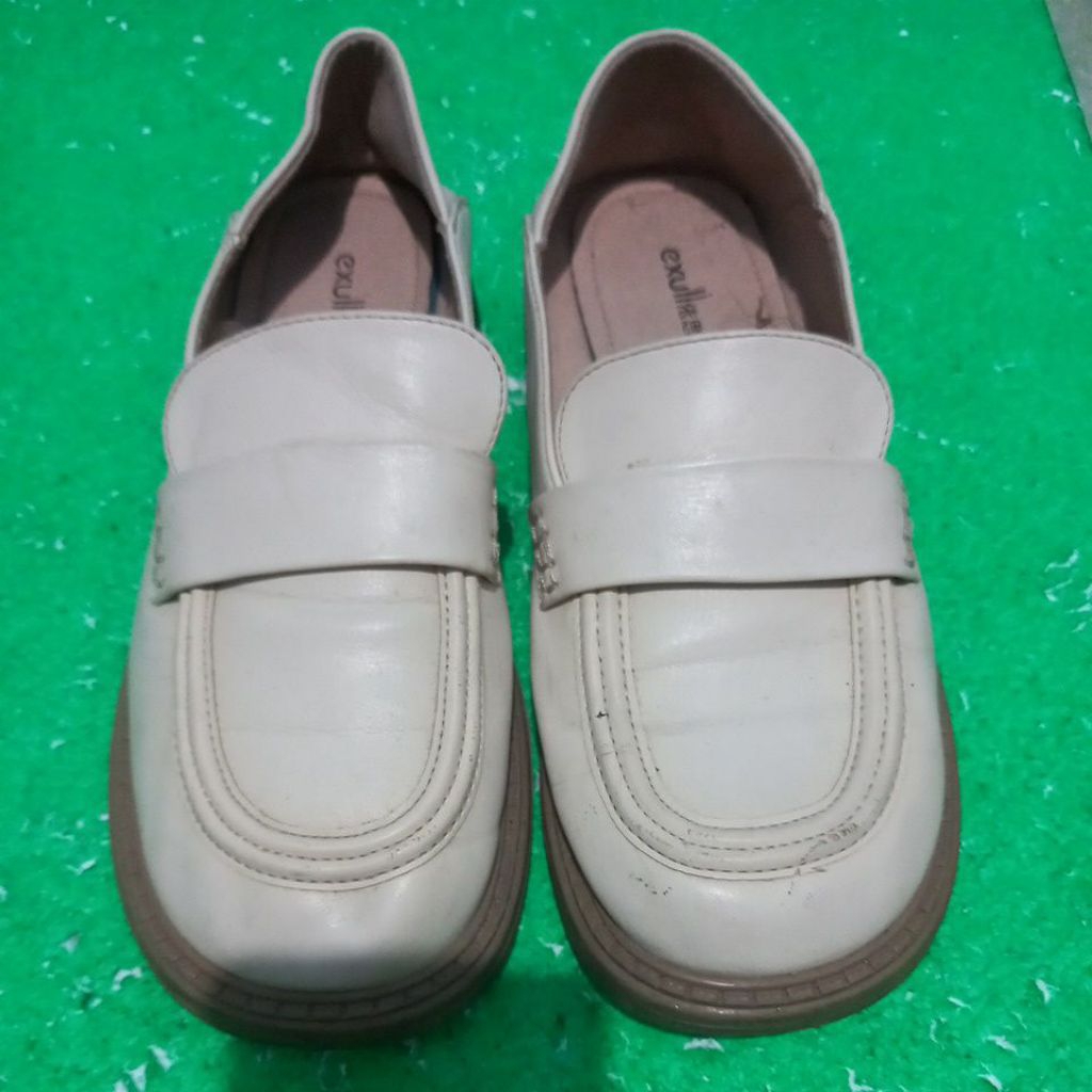 Sepatu casual wanita exull