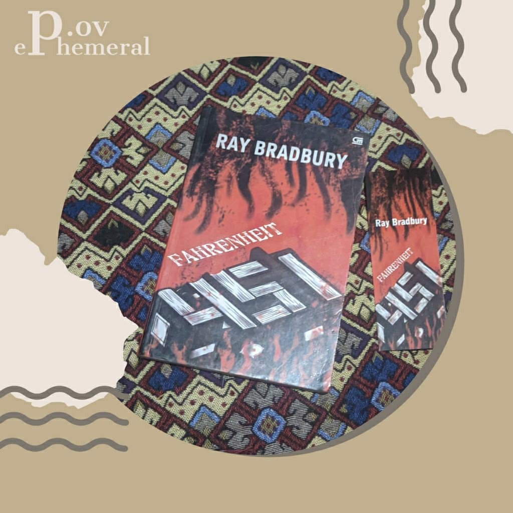Preloved Fahrenheit 451 — Ray Bradbury (Bekas)