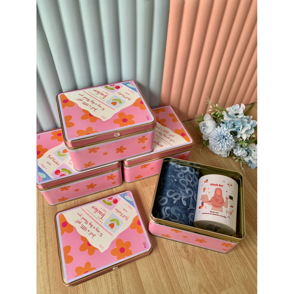 

Hampers guru hijab voal dan mug
