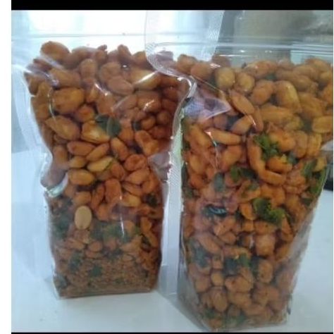 

kacang Thailand.gurih.renyah.pedas.berat 500g