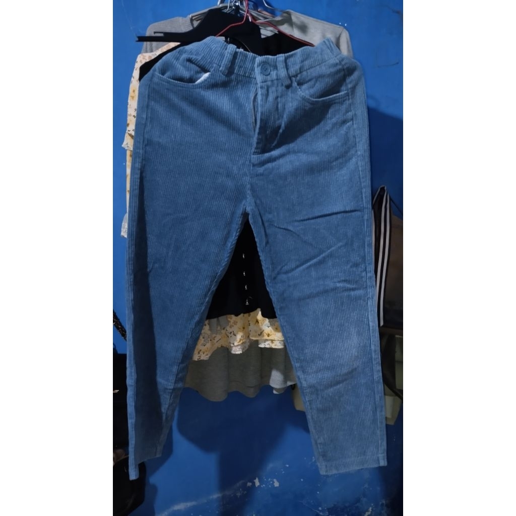 Preloved Celana Corduroy