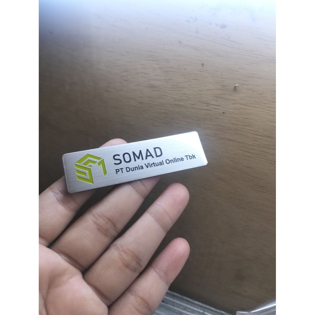 

Nametag custom logo dan nama perusahaan