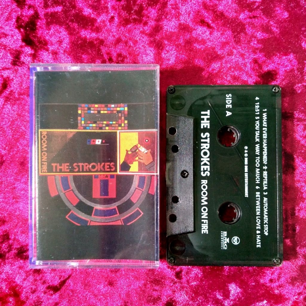 Kaset The Strokes - Room On Fire