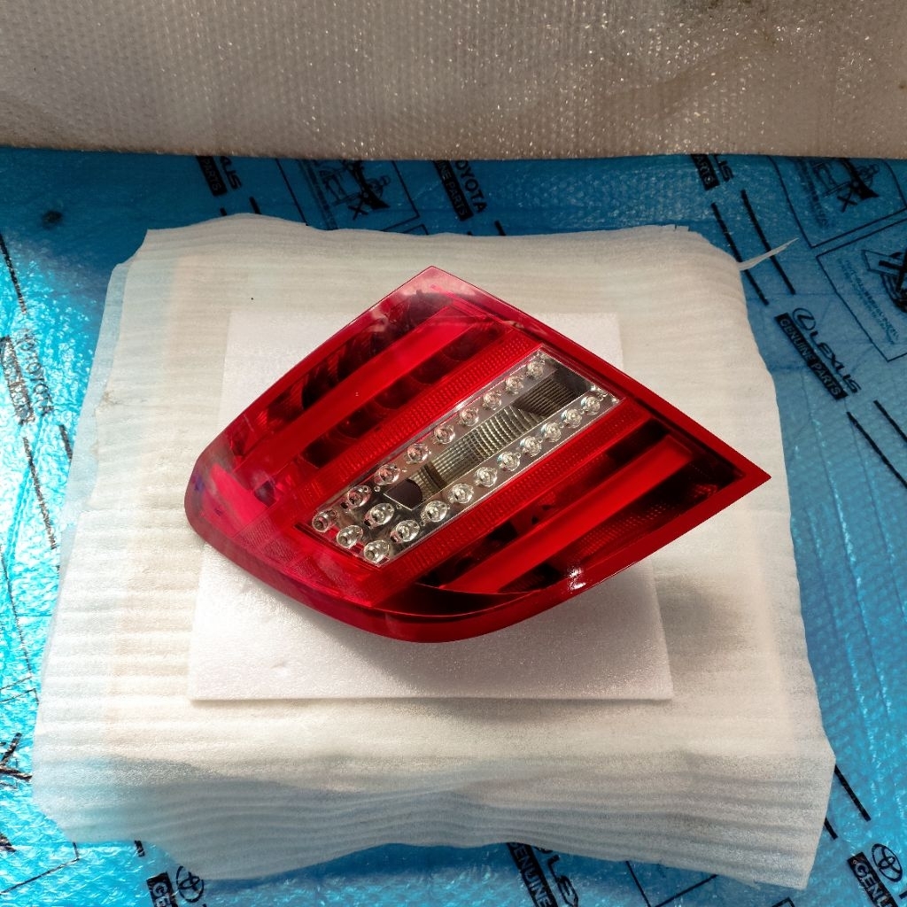 Stoplamp Mercedes Benz W204 (W-204) c200 C Class original kiri