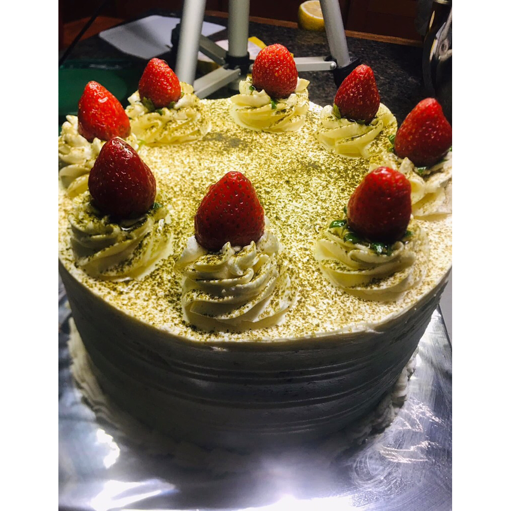 

Sourdough matcha cake with filling cream cheese