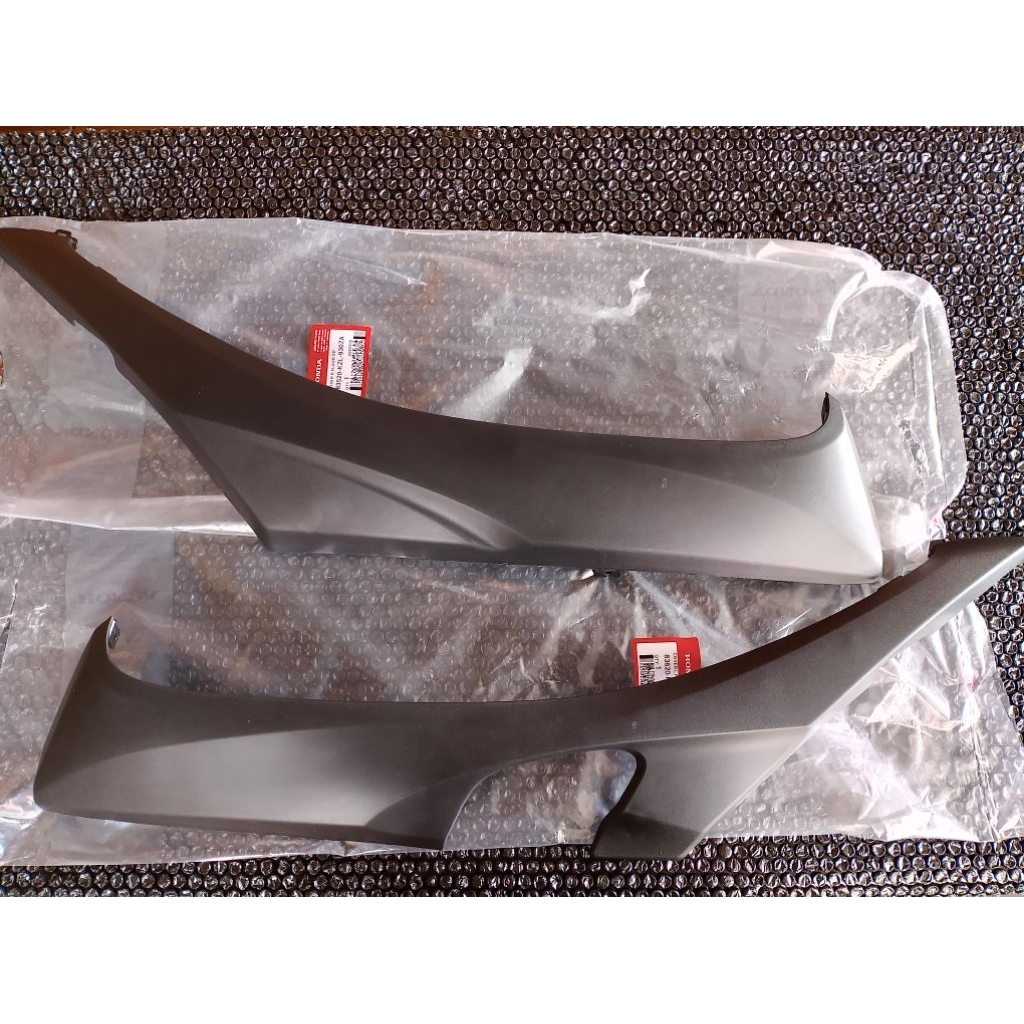 83520KZL930ZA 83620KZL930ZA COVER LANTAI PIJAKAN KAKI COVER DEK LANTAI KANAN KIRI HONDA SPACY KARBU 