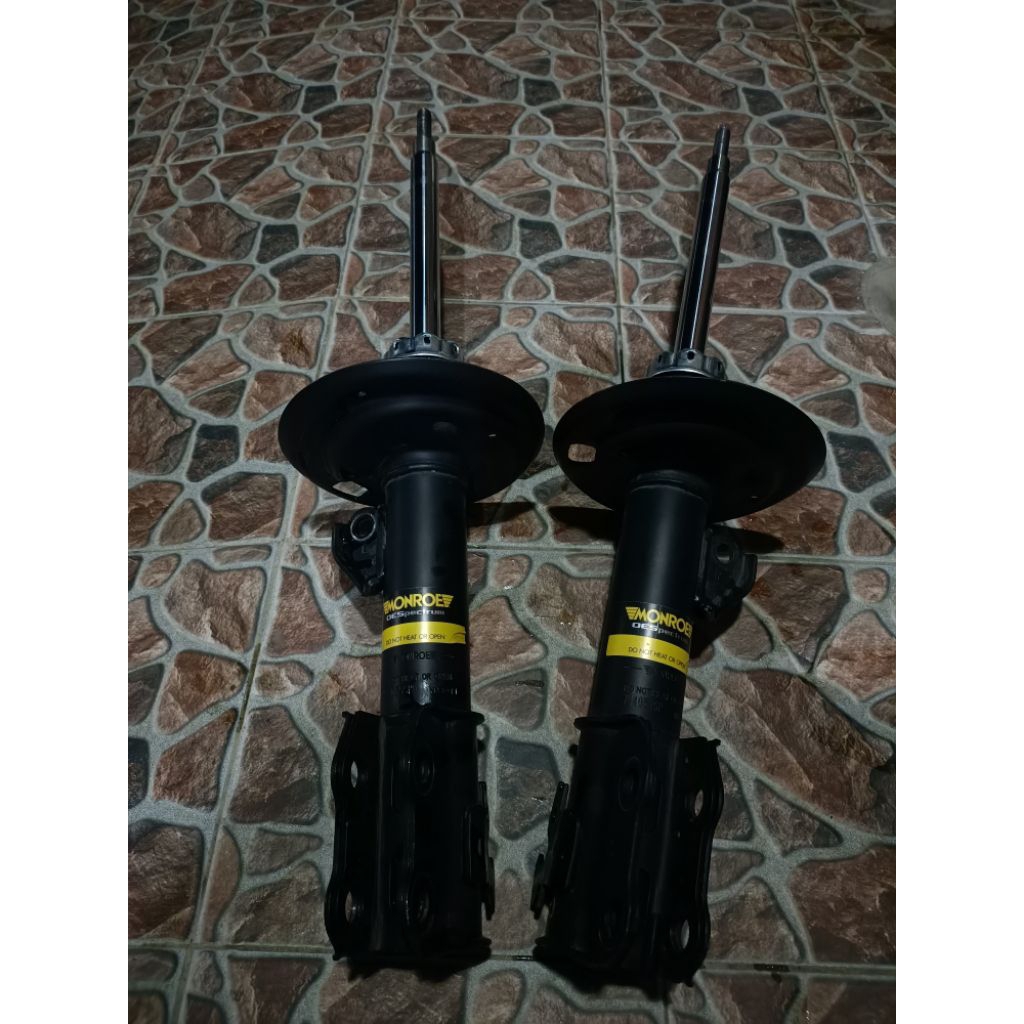 Shocbreaker Depan Belakang Copotan Yaris Bakpao