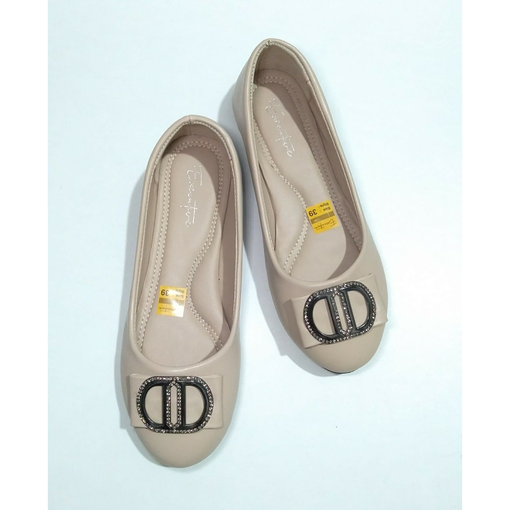 Flatshoes wanita ivory/ sendal sepatu terbaru