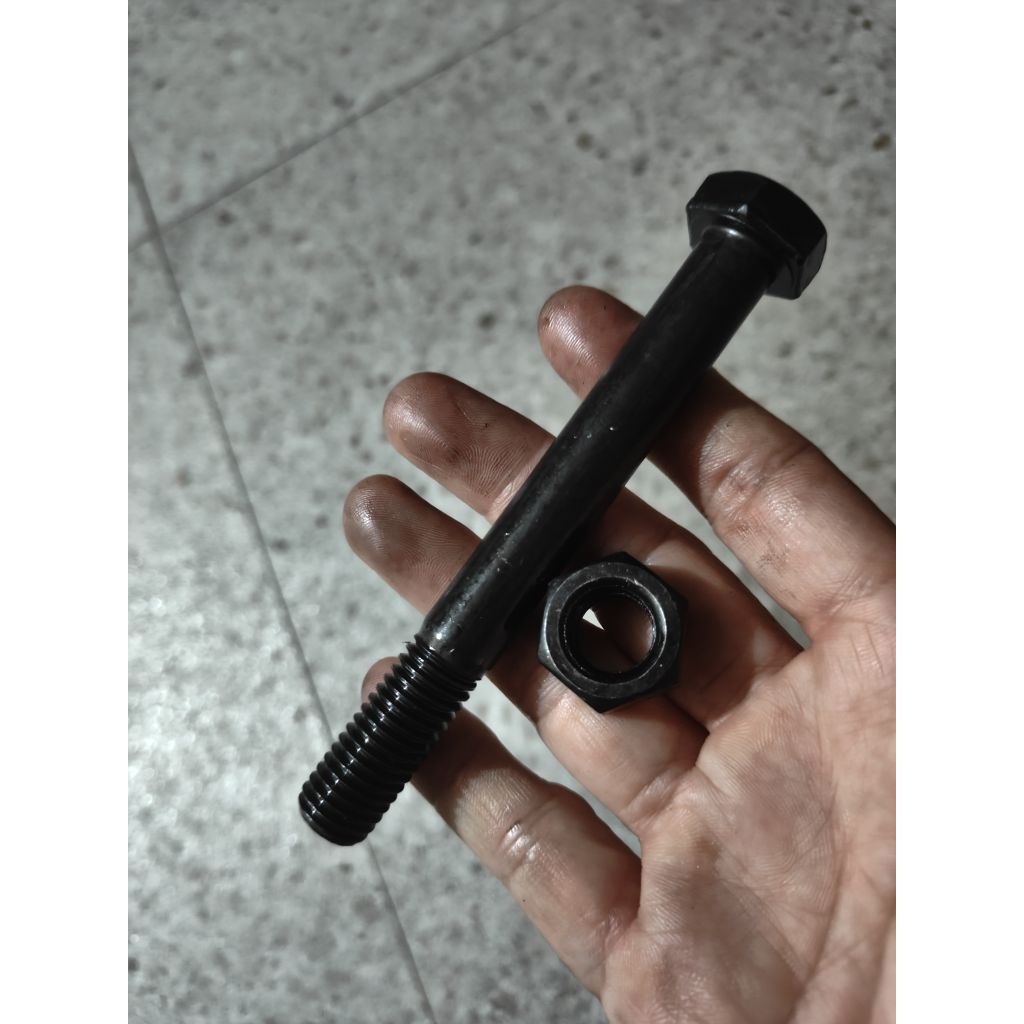 baut mur baja m12x100 mm baja 8.8 kunci 19 drat pitch 1.75 drat kasar / baut baja 8.8 M12 x 100 / ba