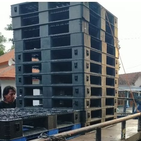palet plastik .tatakan plastik.tatakan barang.kuat awet dan tahan cuaca