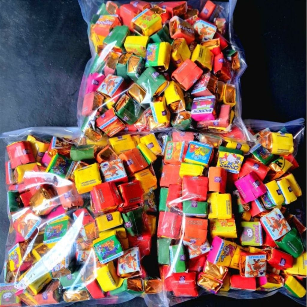

Coklat DADU 1KG isi 130 pcs | coklat dadu