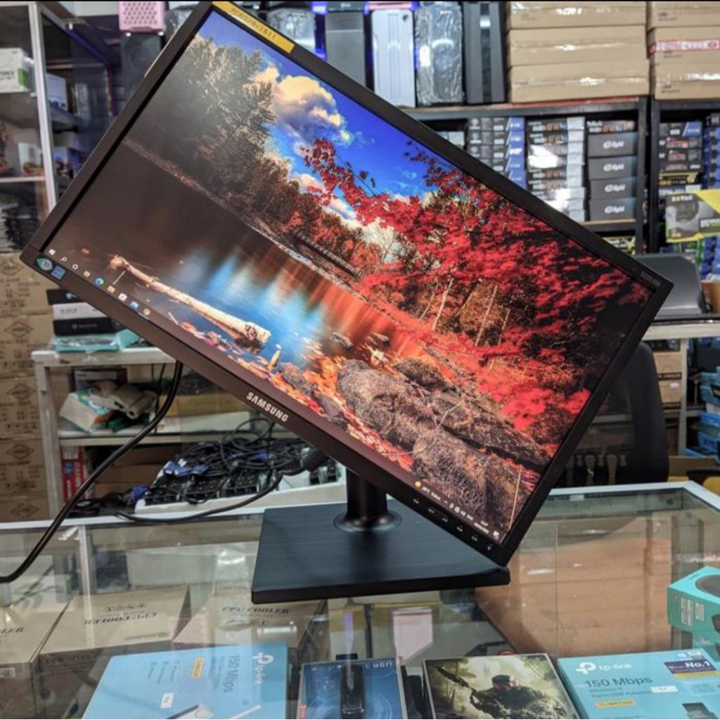 MONITOR SAMSUNG 22 INCH MULUS LIKE NEW