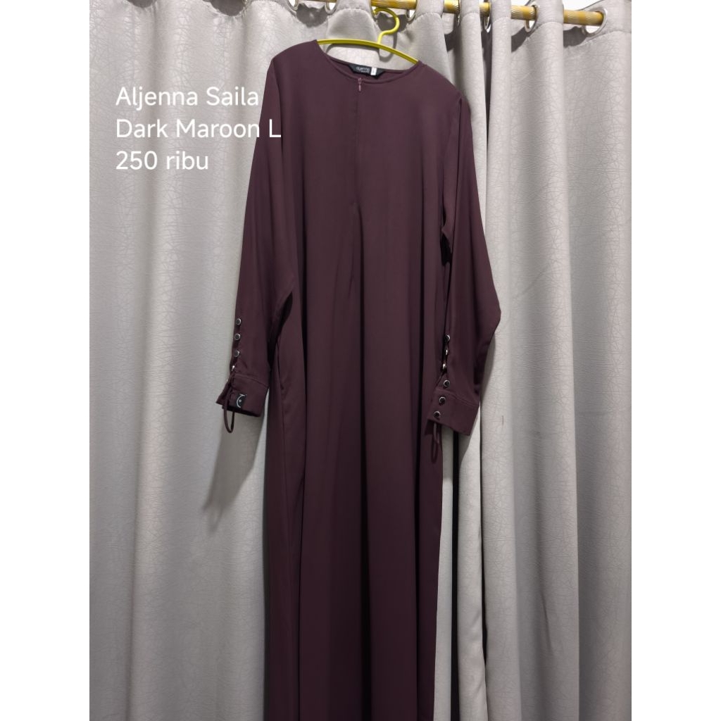Aljenna Saila Dark Maroon Preloved