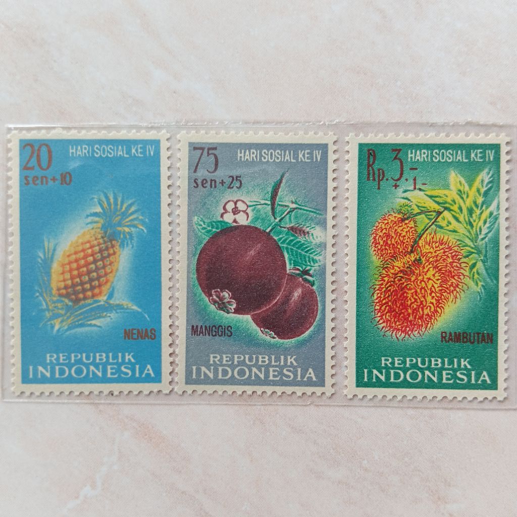 

Perangko Prangko Set Seri Hari Sosial ke-IV 1961 - YN2422