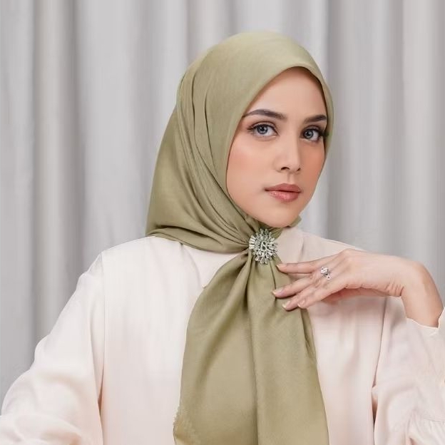 TODAY SCARF KHAKI BUTTONSCARVES