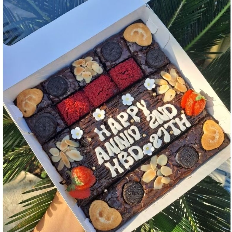 

BROWNIS FUDGY 20×20 ~ bisa kirim keluar kota , brownies ultah