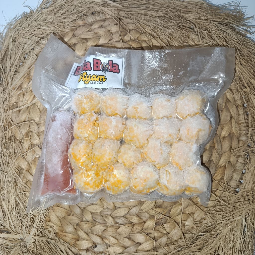 

Bola Bola Daging Ayam Chicken Ball Isi 20pcs Ekstra Saos Kemasan Frozen Beku