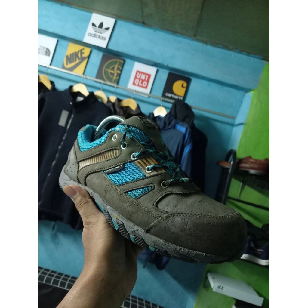 sepatu safety Nepa