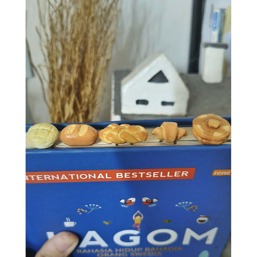 

mini bakery clay paperclip