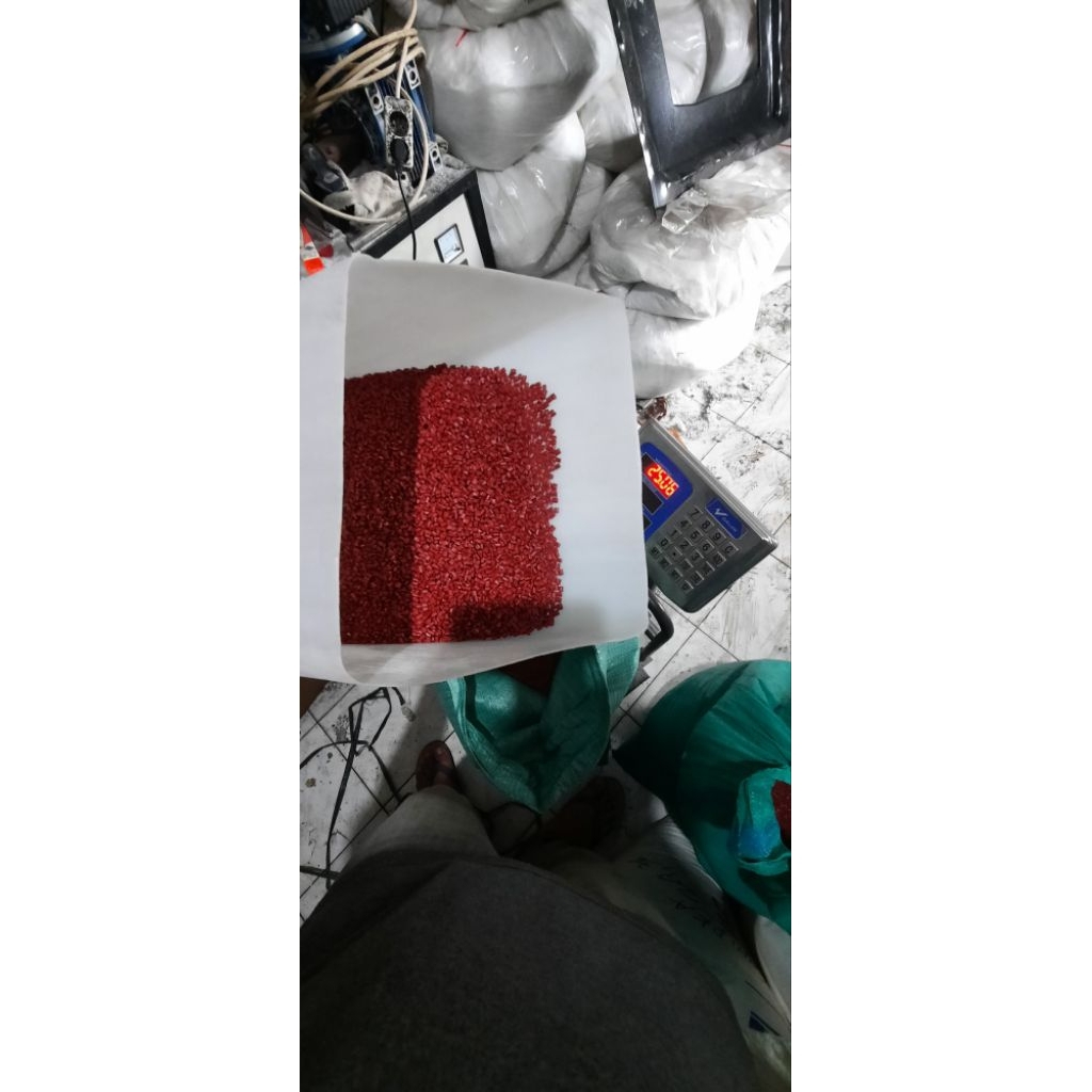 biji plastik pp merah