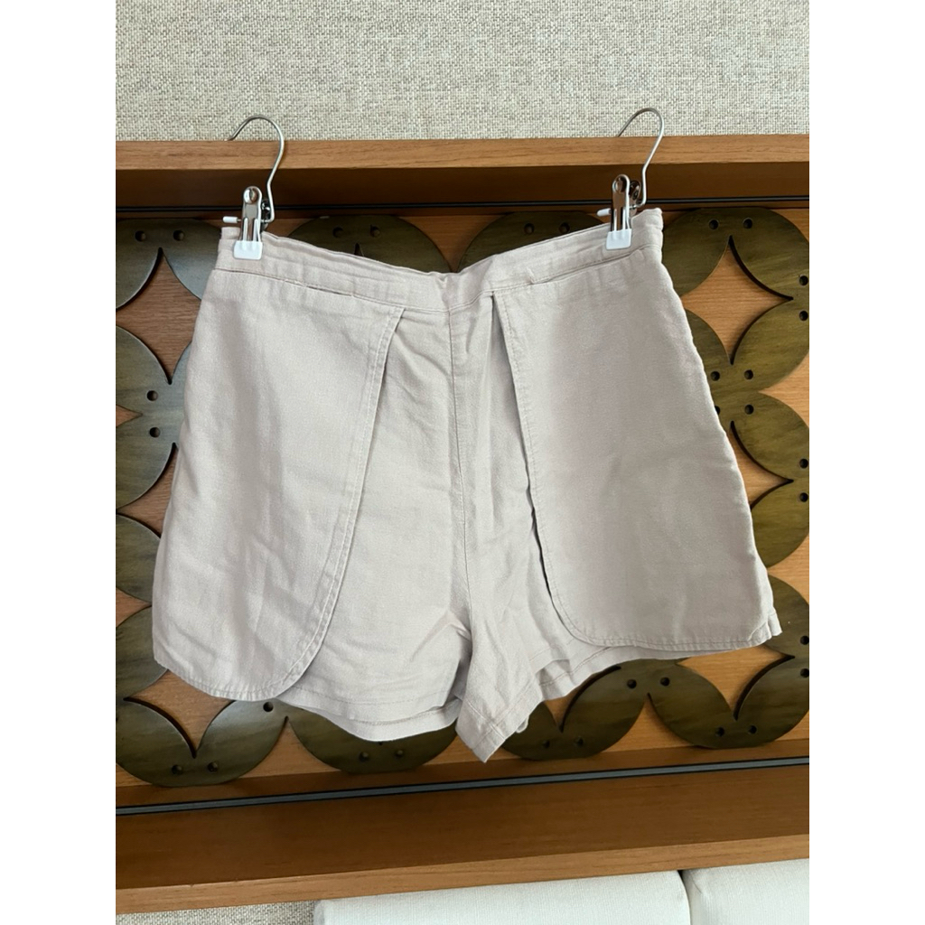 preloved celana pendek hellolilo