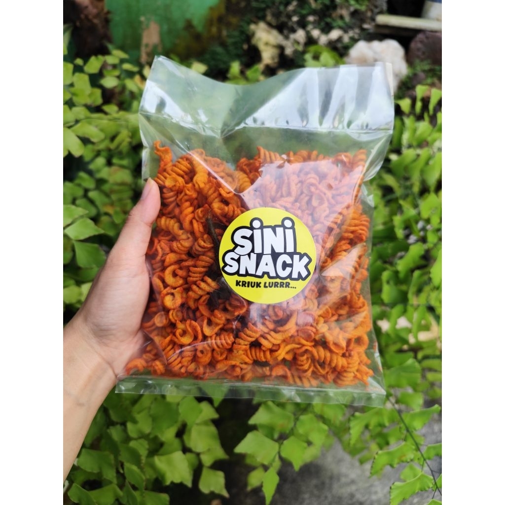 

Makaroni Pedas Kriuk Sini Snack