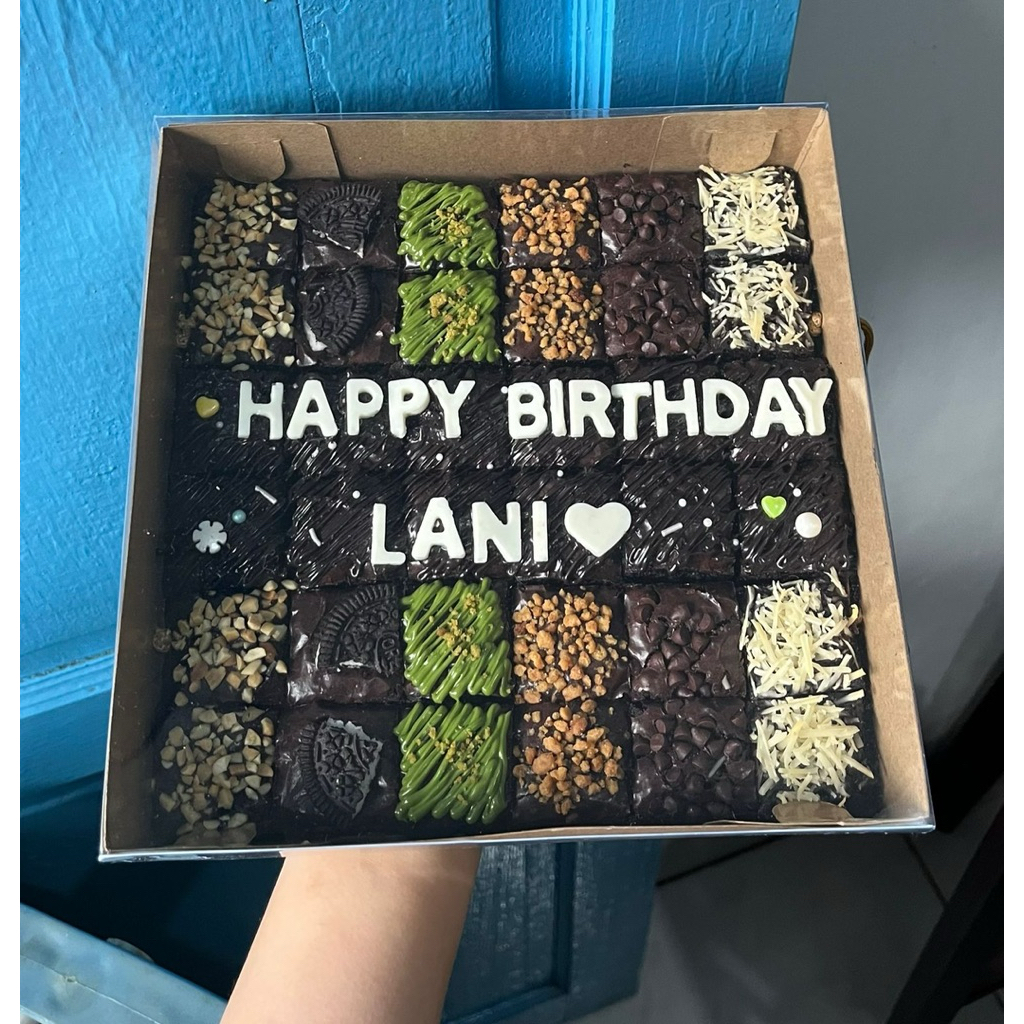 

potong - GIFT / BIRTHDAY PACKAGE BROWNIES BOX 20x20cm