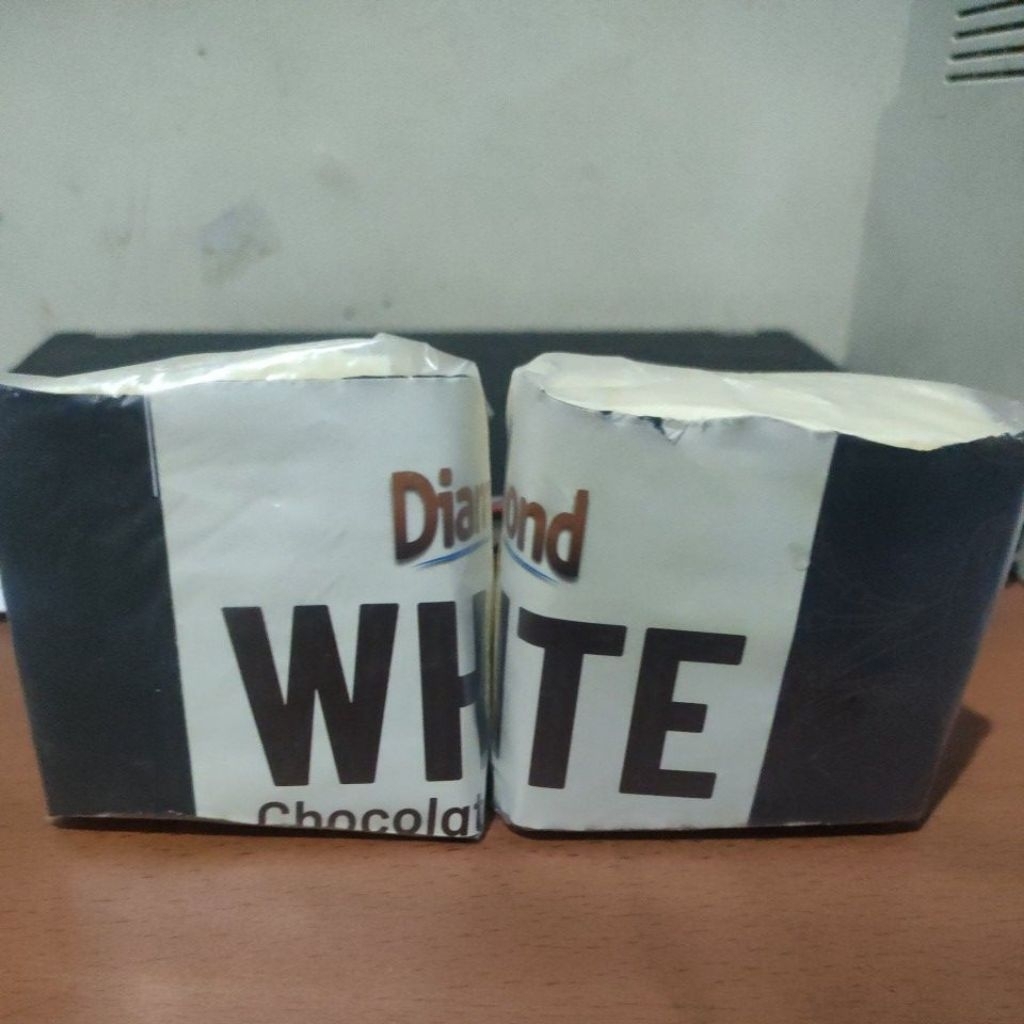 

Coklat Putih Diamond Kemasan Repack