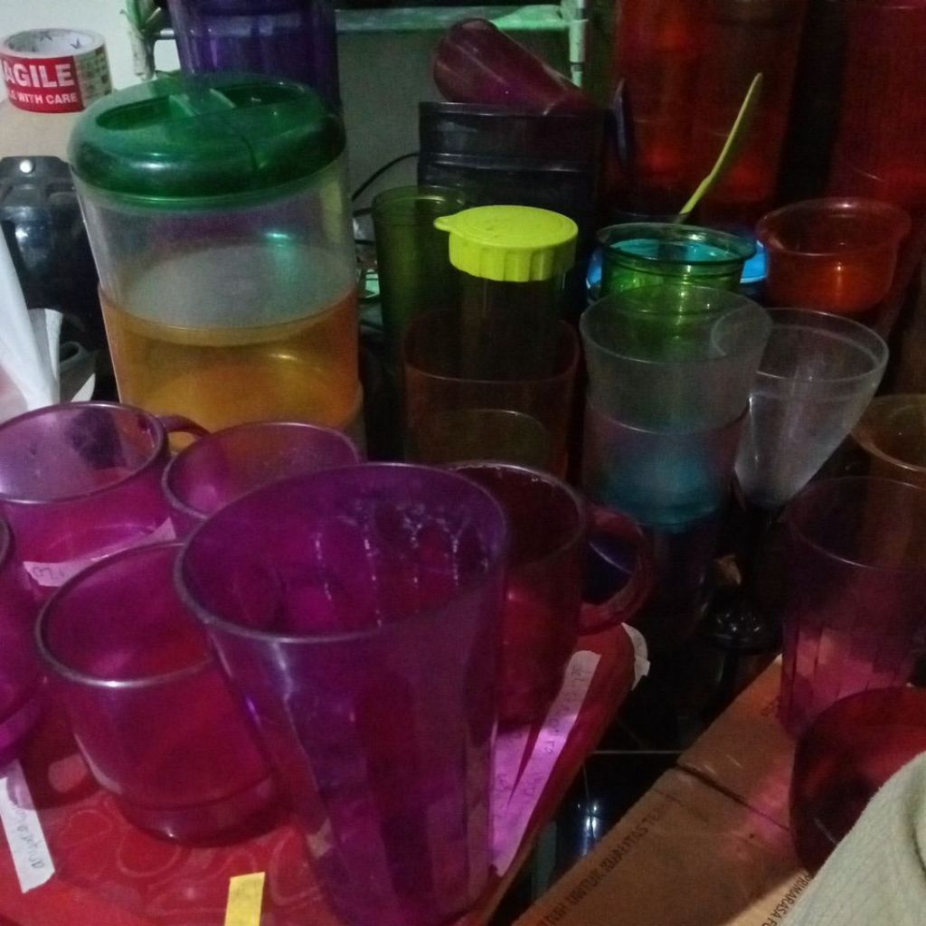 gelas gelas Tupperware unik Tupperware second