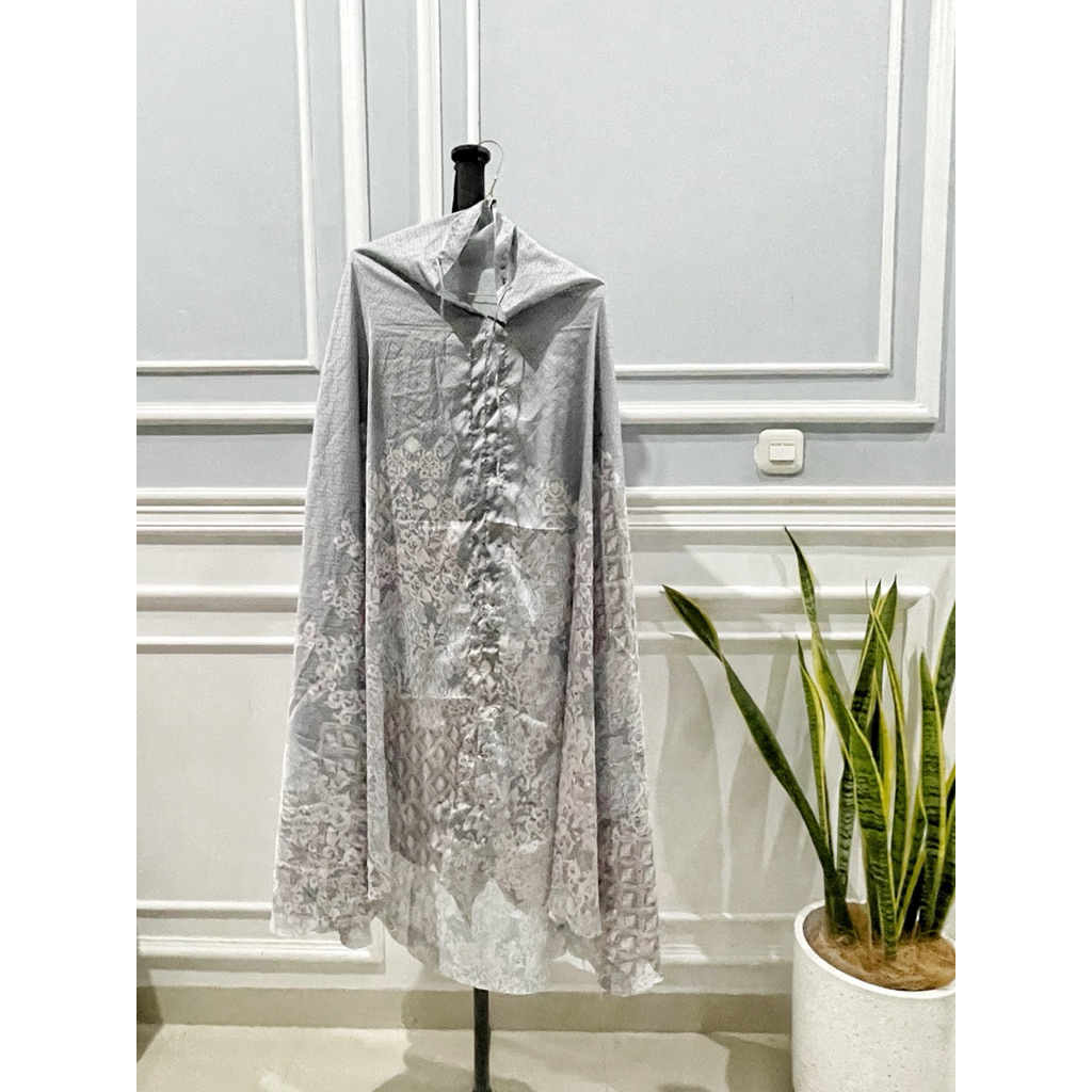 preloved granada prayer robe buttonscarves