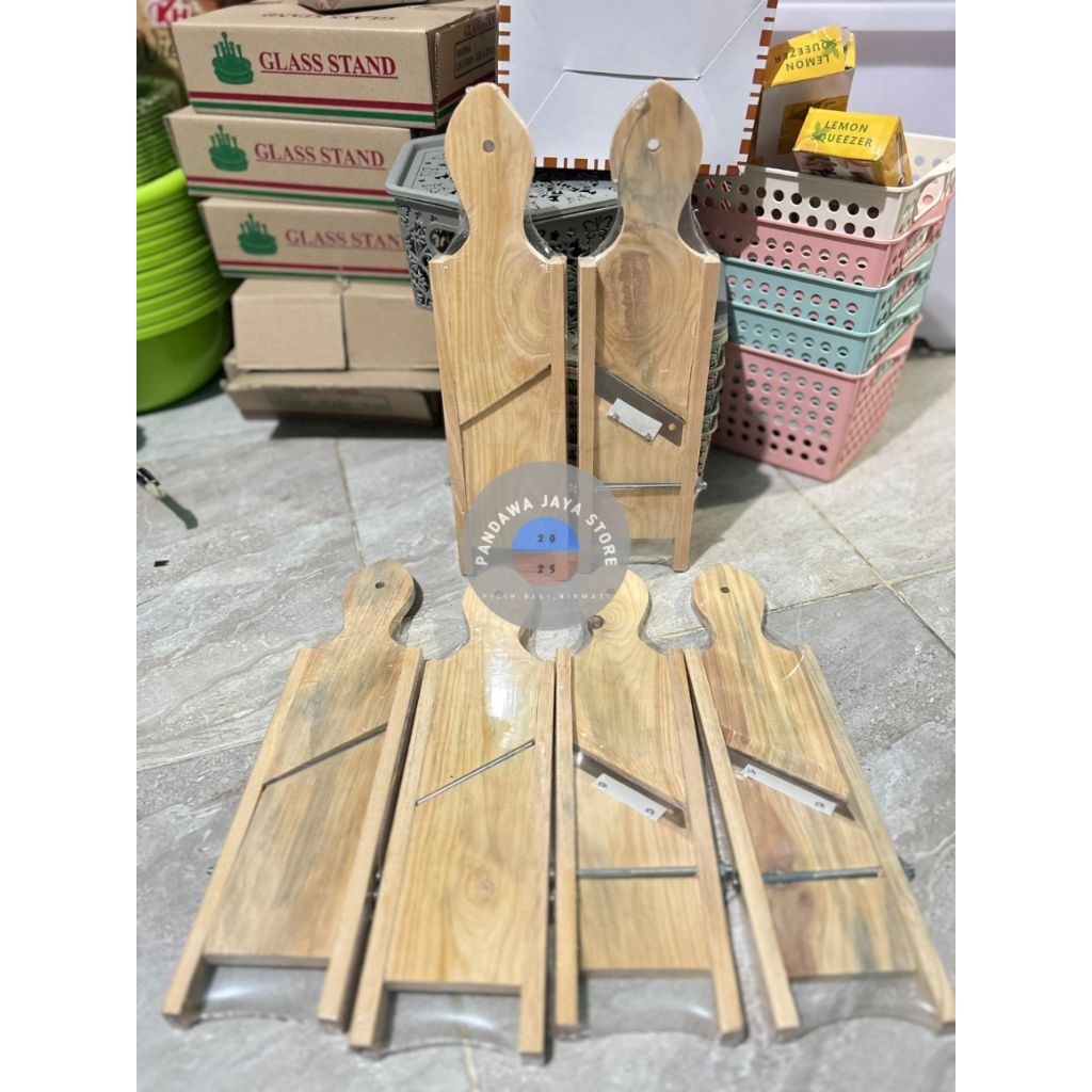 PARUTAN KERIPIK SINGKONG UBI KENTANG / PARUTAN KAYU