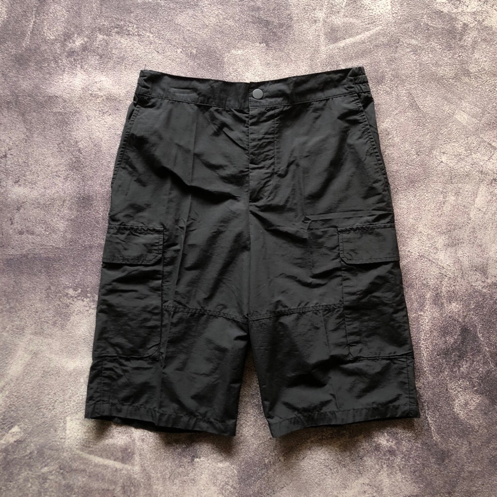 Utility Short Pants Cargo H.&.M Second Size 32,Utility cargo black hitam second celana pendek hitam 