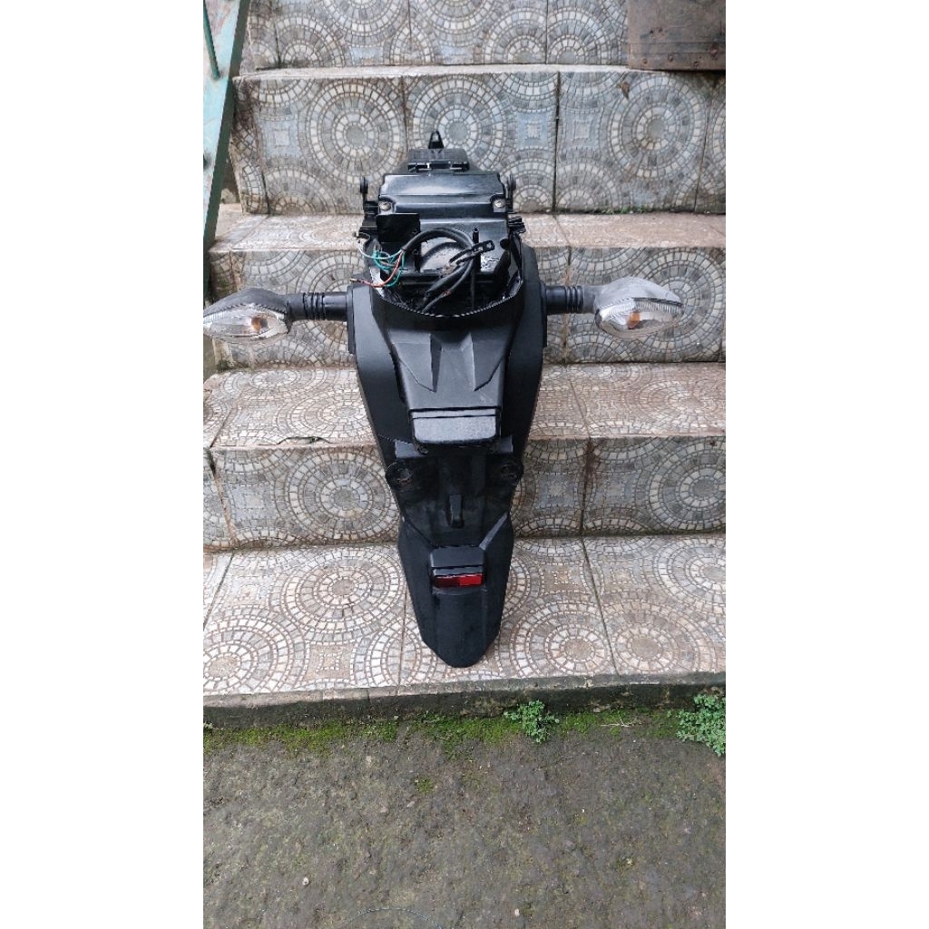 Spakbor belakang megapro new