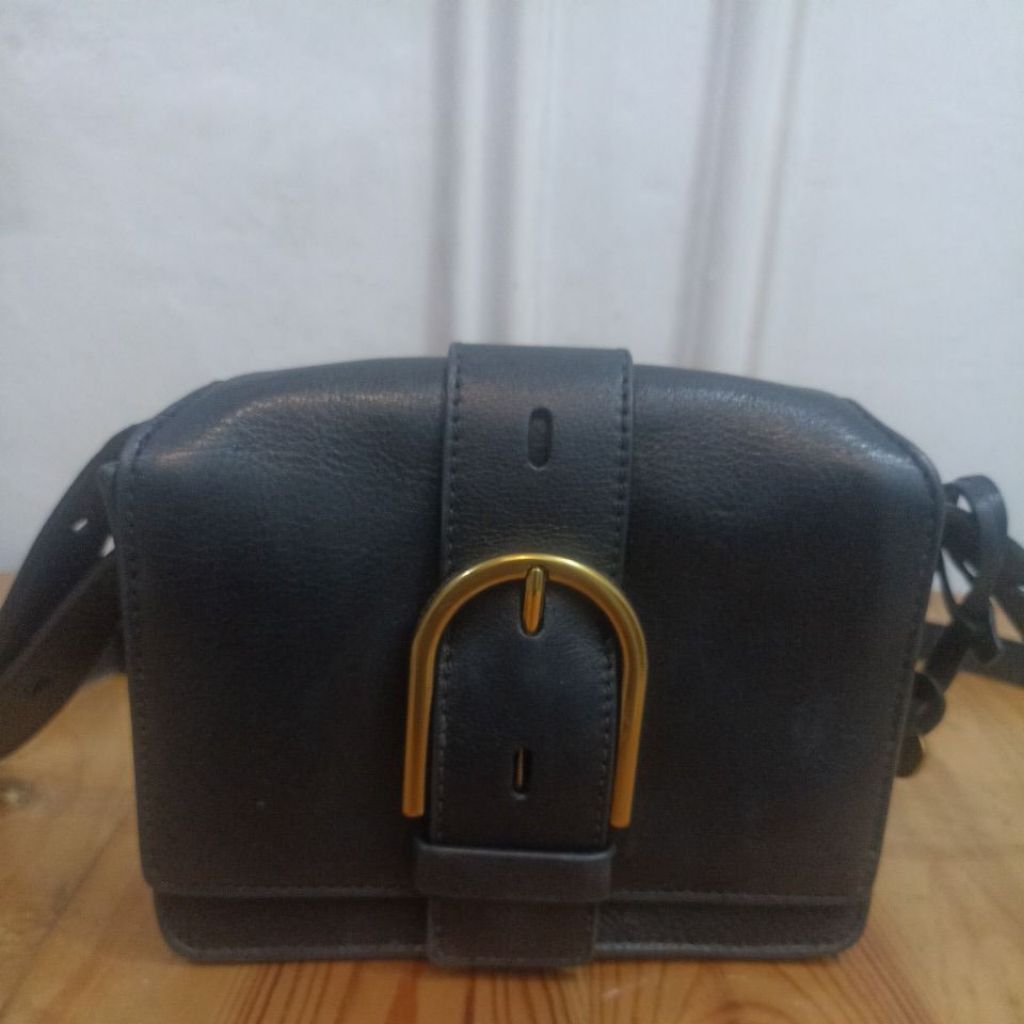 Fos*sil wiley crossbody sling bag (preloved)