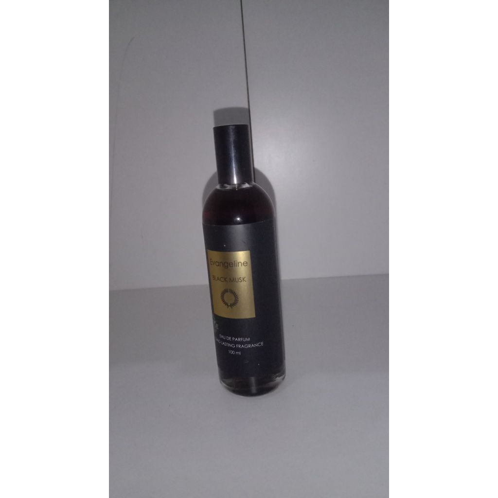 parfume evangeline black musk