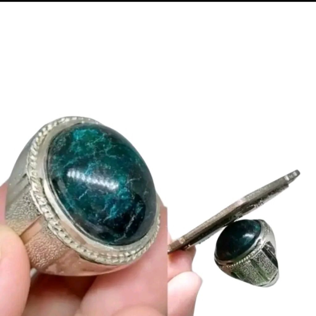 cincin batu badar besi hijau